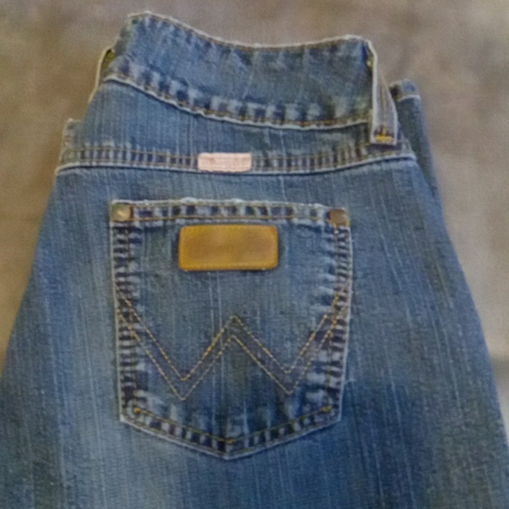 Wrangler Blue High Rise Jeans Classic Style Boot Cut Size 9